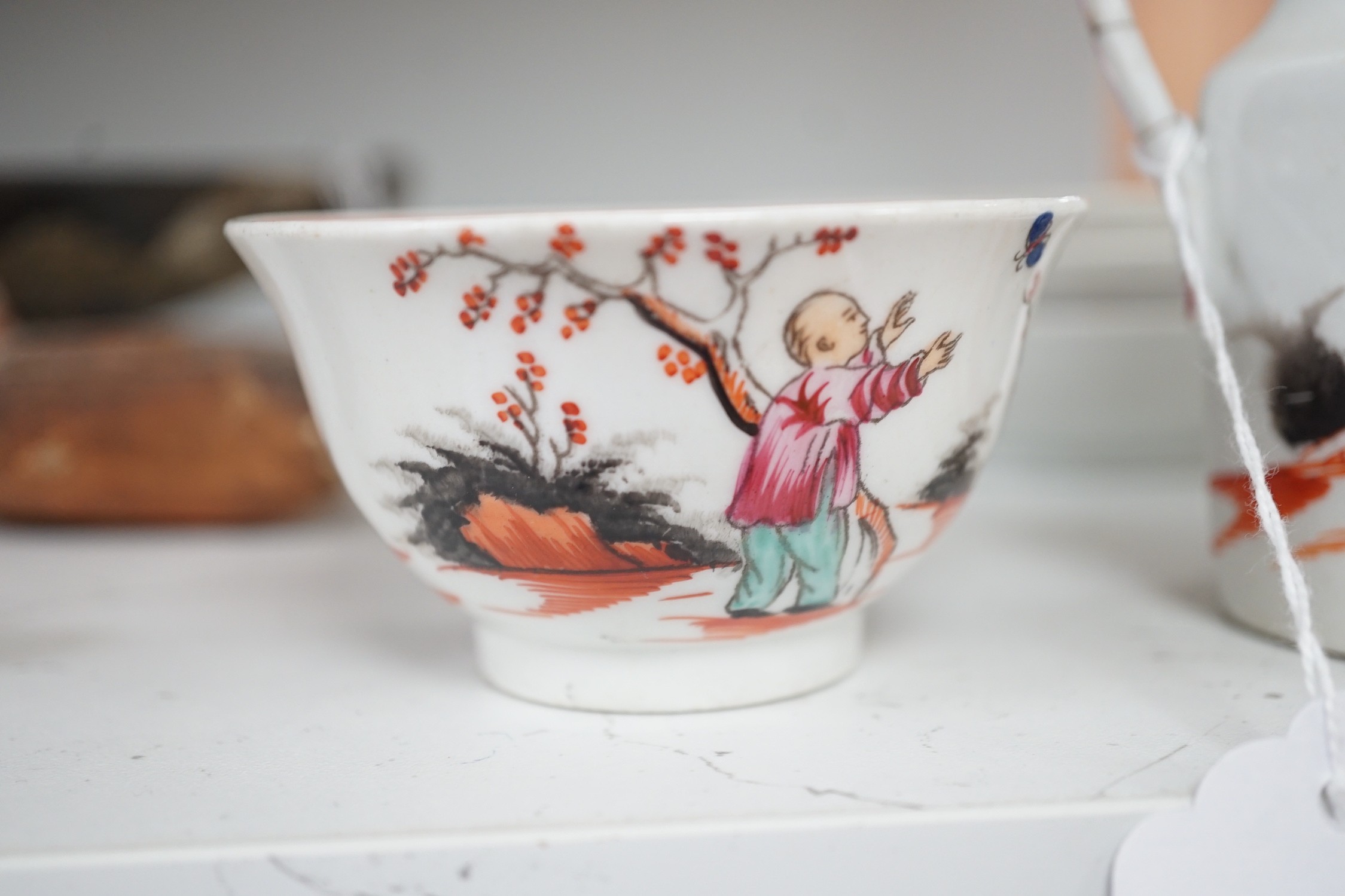 A group of New Hall porcelain boy and butterfly pattern 421 teawares, c.1800